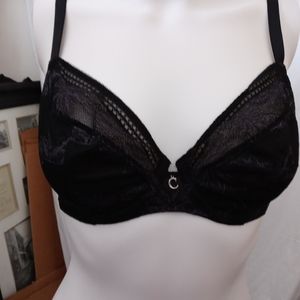 Chantelle lace bra